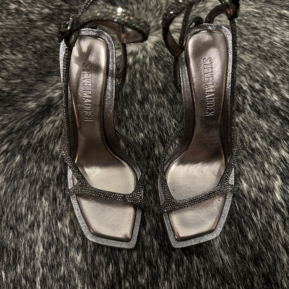 Steve Madden Pewter Leviosa Heels